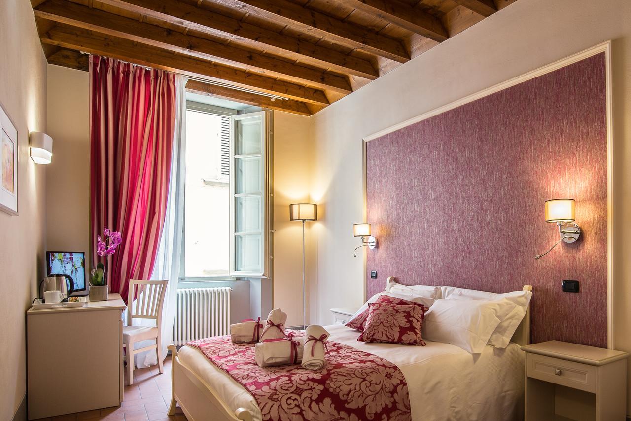 B&B Residenza Di Via Fontana Lucca Eksteriør billede