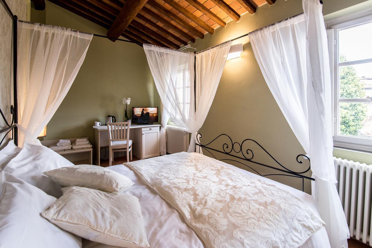 B&B Residenza Di Via Fontana Lucca Eksteriør billede