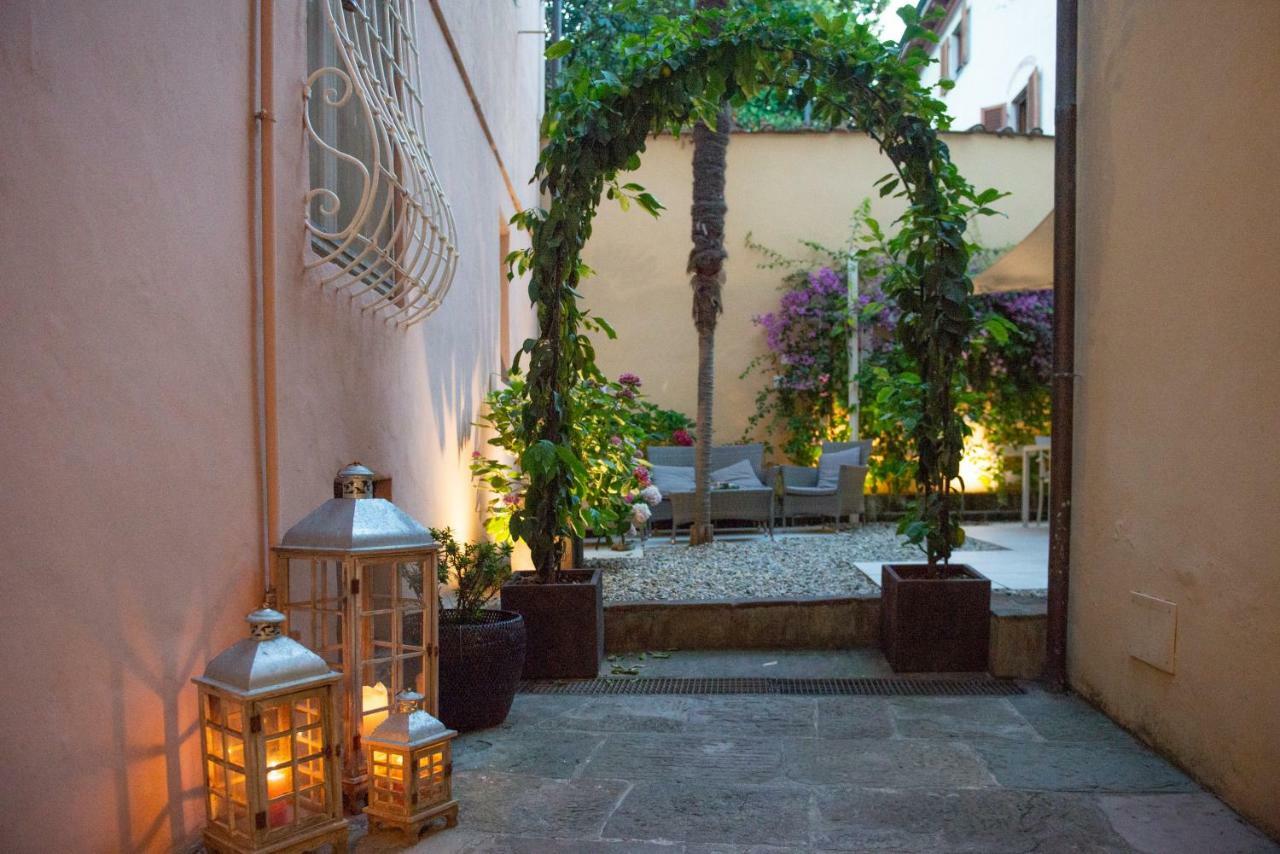 B&B Residenza Di Via Fontana Lucca Eksteriør billede
